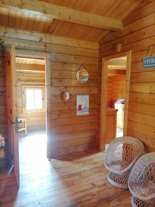 Chalet En Pleine Nature Au Bord D'Un Etang Lanvallay Extérieur photo